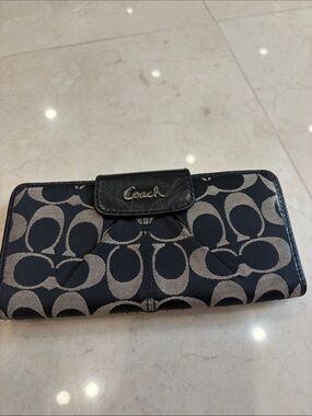 Vintage Coach Black and Tan Signature Jacquard Continental Wallet